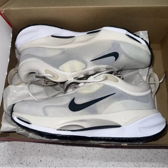 Nike Spark Shoes - Picture 1 of 8